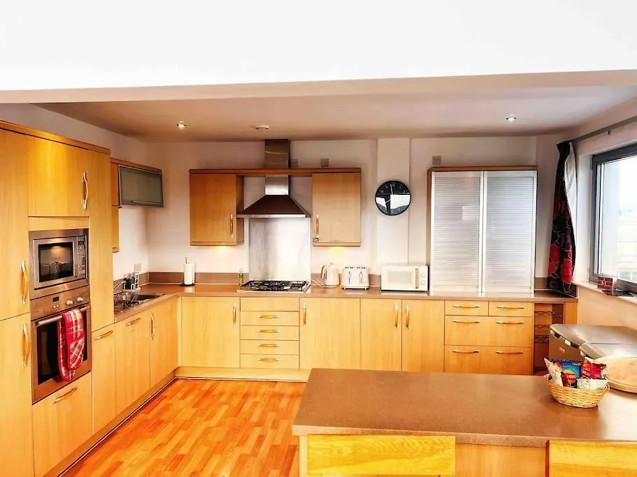 Spacious Penthouse Apartment Edinburgh