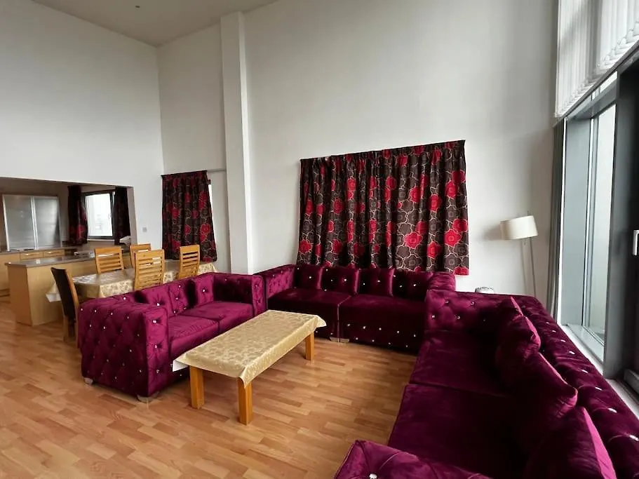 Spacious Penthouse Apartment Edinburgh