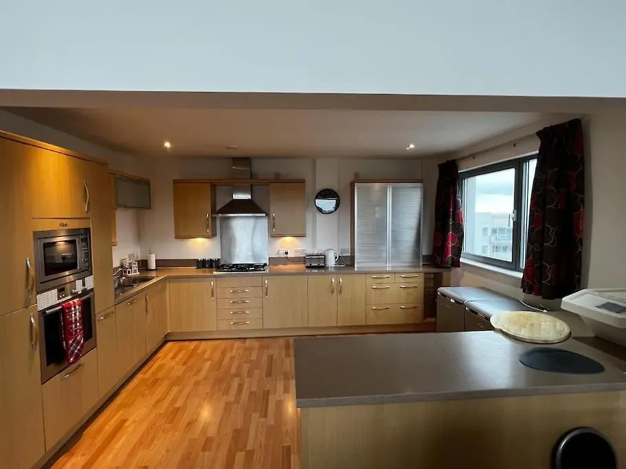 Spacious Penthouse Apartment Edinburgh