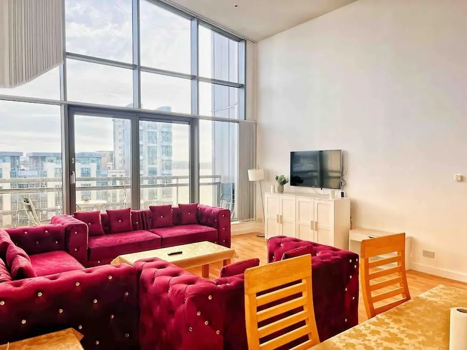 Spacious Penthouse Apartment Edinburgh