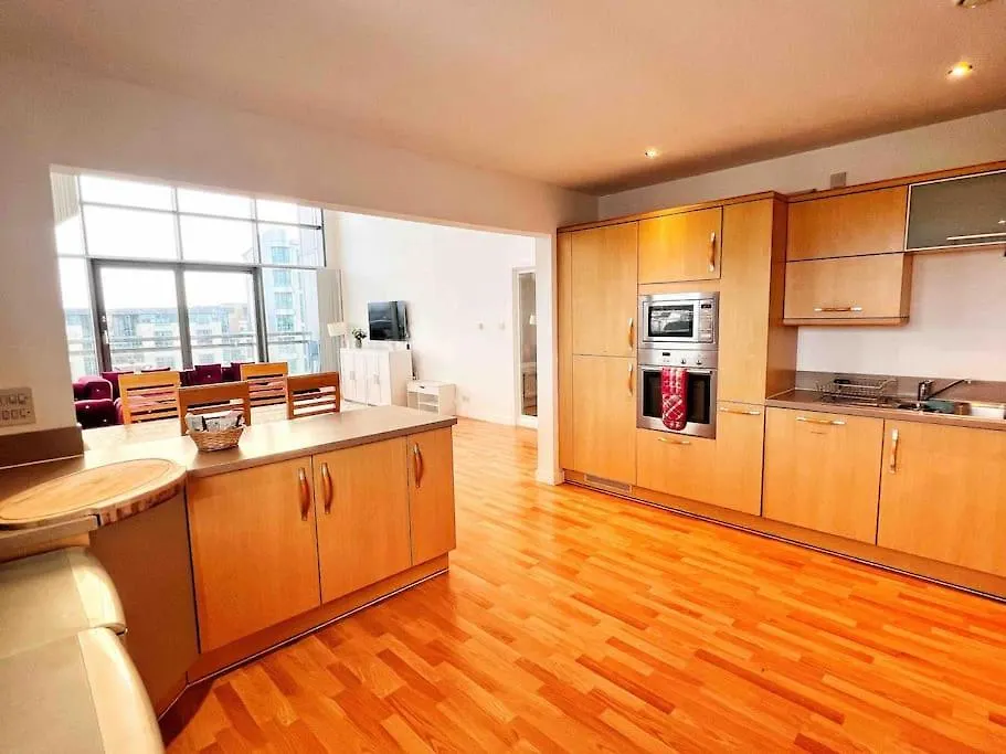 Spacious Penthouse Apartment Edinburgh